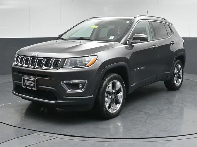 Used 2020 Granite Crystal Clearcoat Metallic Jeep Limited image 3