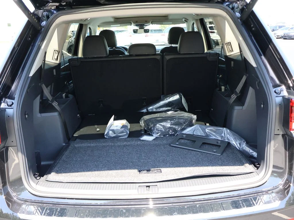 New 2026 Black Volkswagen SE w/Technology image 16