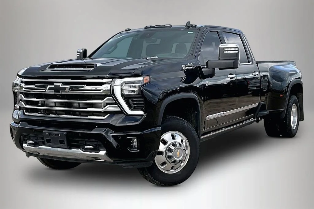 Used 2024 Black Chevrolet High Country DRW image 2