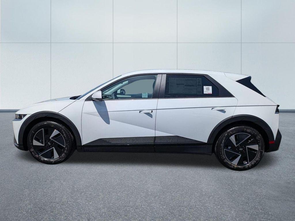 New 2026 White Hyundai SEL image 3