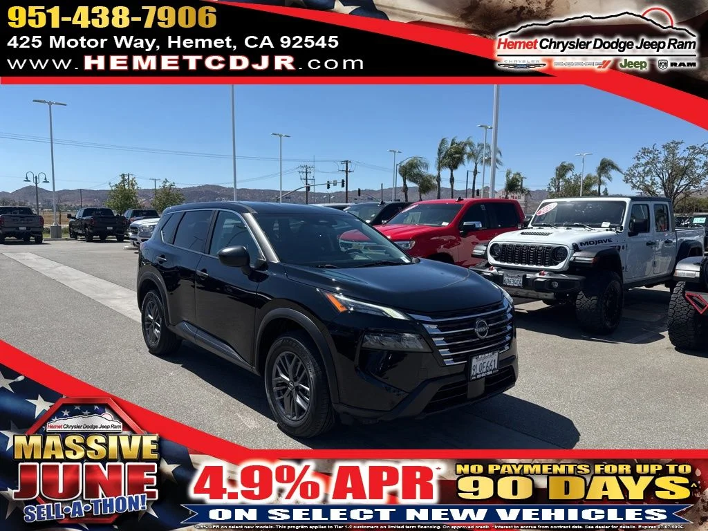 2024 Nissan Rogue S FWD's photo