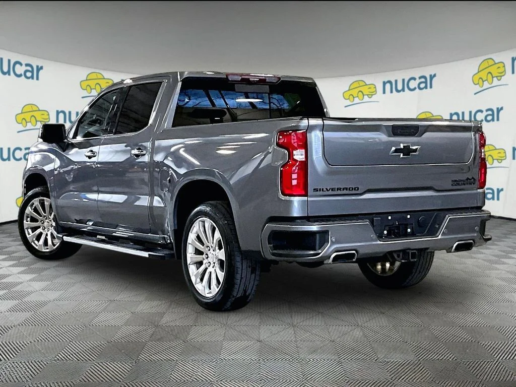 Used 2022 Gray Chevrolet High Country image 4