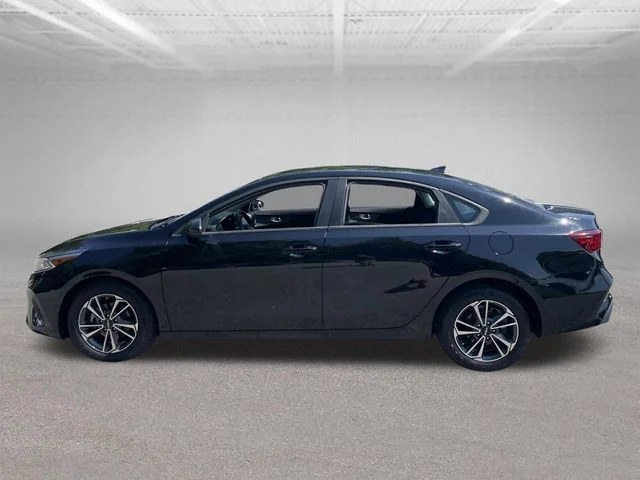 Used 2024 Black Kia LXS image 10