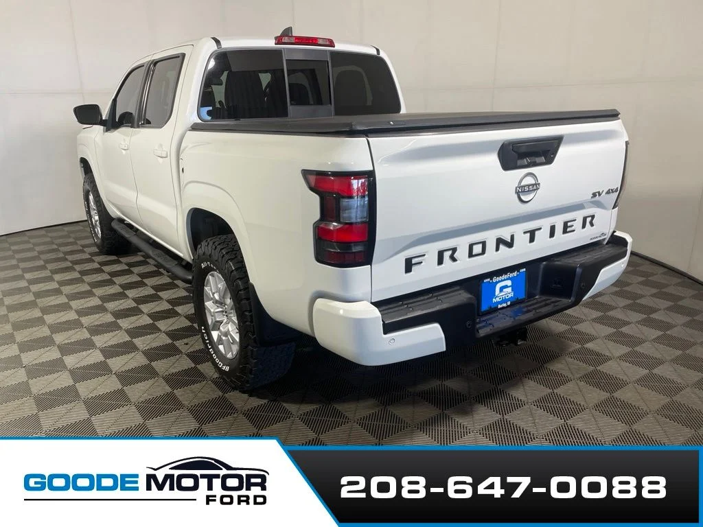 Certified Used 2022 Glacier White Nissan SV image 6