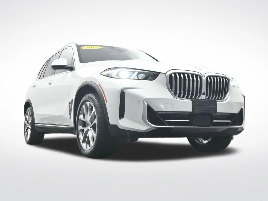 Certified Used 2025 White Metallic BMW xDrive40i image 34