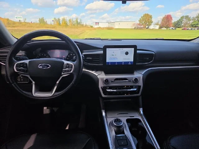 Used 2021 Black Ford XLT image 14