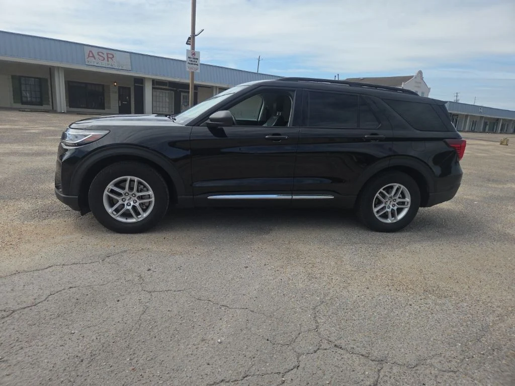 Used 2025 Black Ford Active image 4