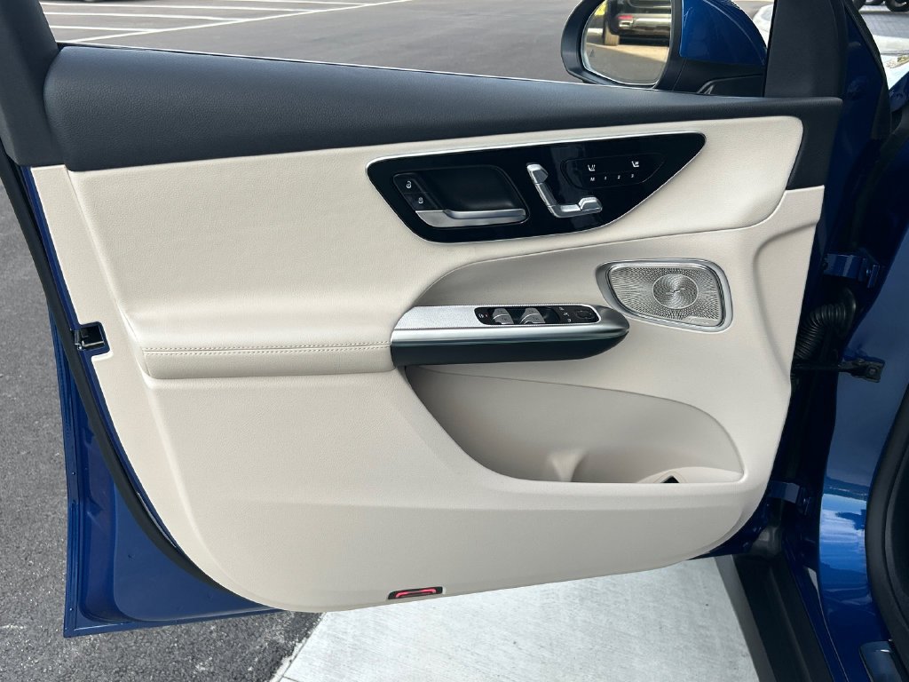 New 2026 Starling Blue Metallic Mercedes-Benz GLC 300 image 47