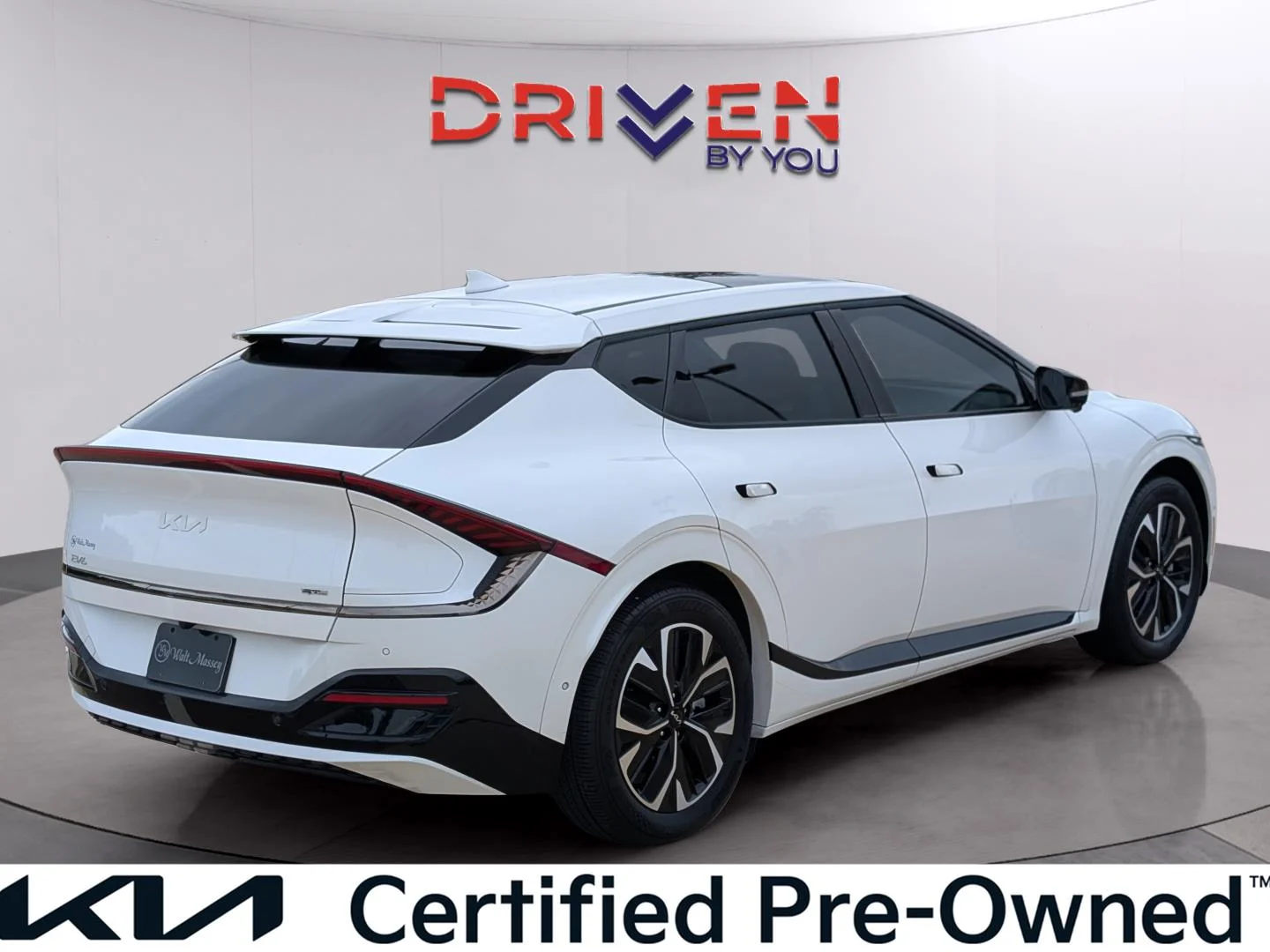Used 2022 Snow White Pearl Kia GT-Line image 5