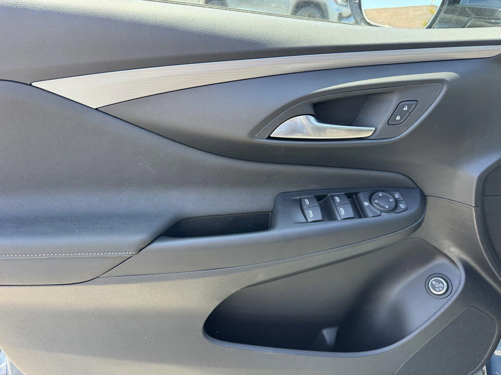 New 2026 Ocean Blue Metallic Buick Avenir image 14