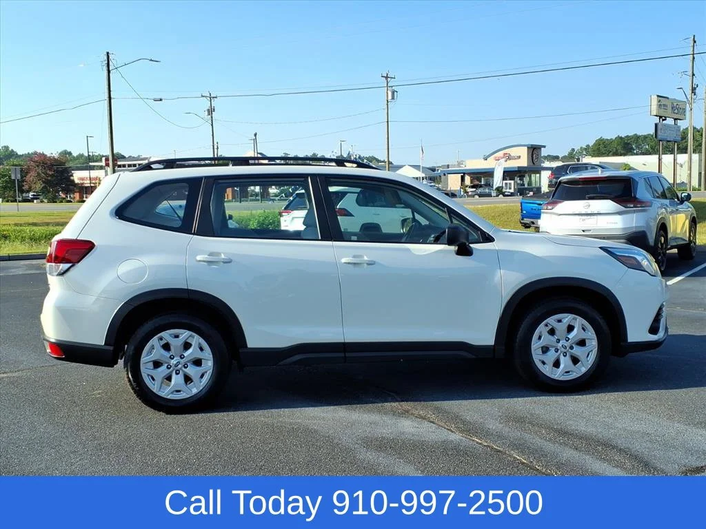 Used 2023 White Subaru  image 4