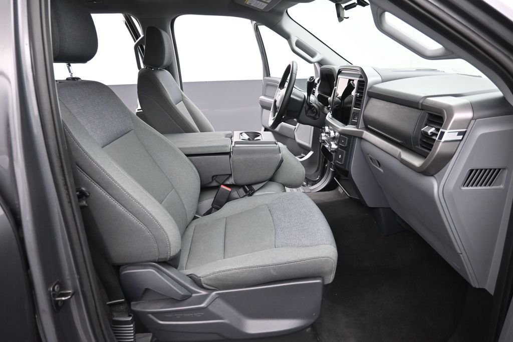 Used 2025 Gray Ford XLT image 10