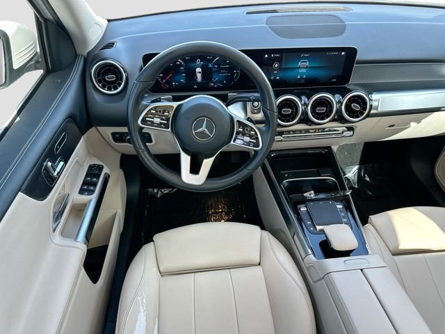Used 2021 White Mercedes-Benz GLB 250 image 22