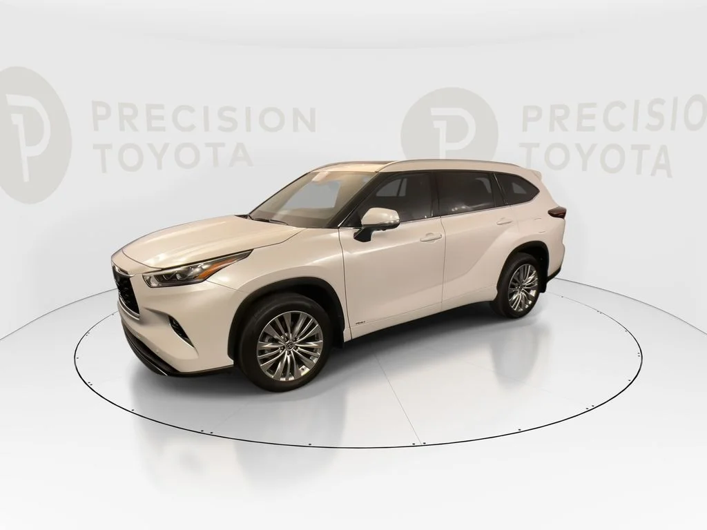 Used 2024 Pearl Toyota Platinum image 9
