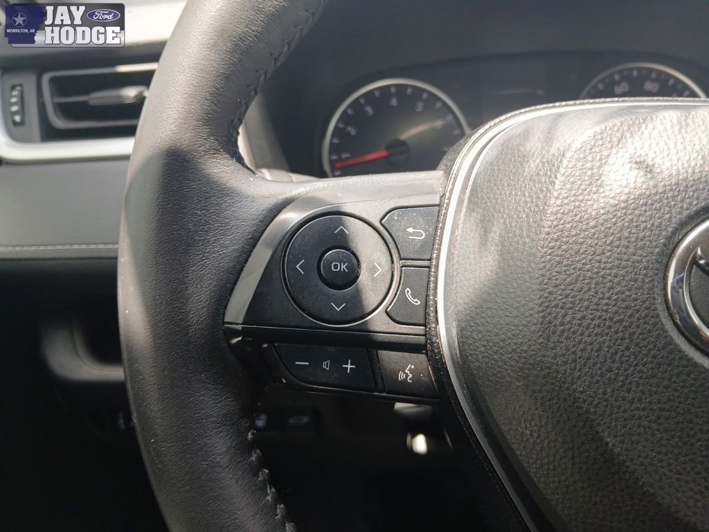Used 2021 White Toyota XLE image 16