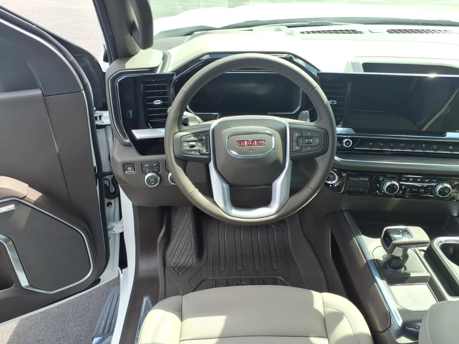 2026 GMC Sierra 1500 SLT - Photo 13