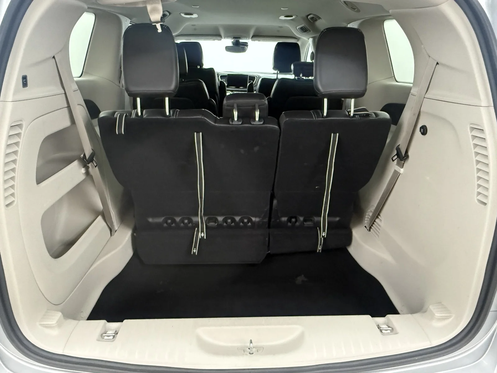 Used 2024 SILVER Chrysler Touring L image 7