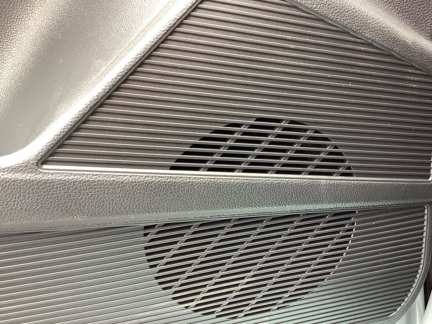 New 2026 Monument Gray w/Deep Black Roof Volkswagen SE Black image 26