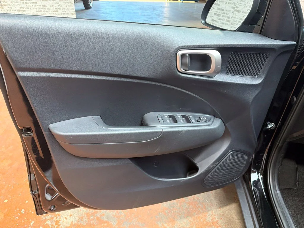 New 2026 Onyx Black Hyundai SE image 27