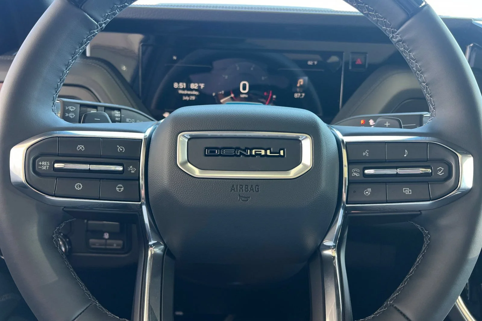 2026 GMC Yukon XL Denali - Photo 24