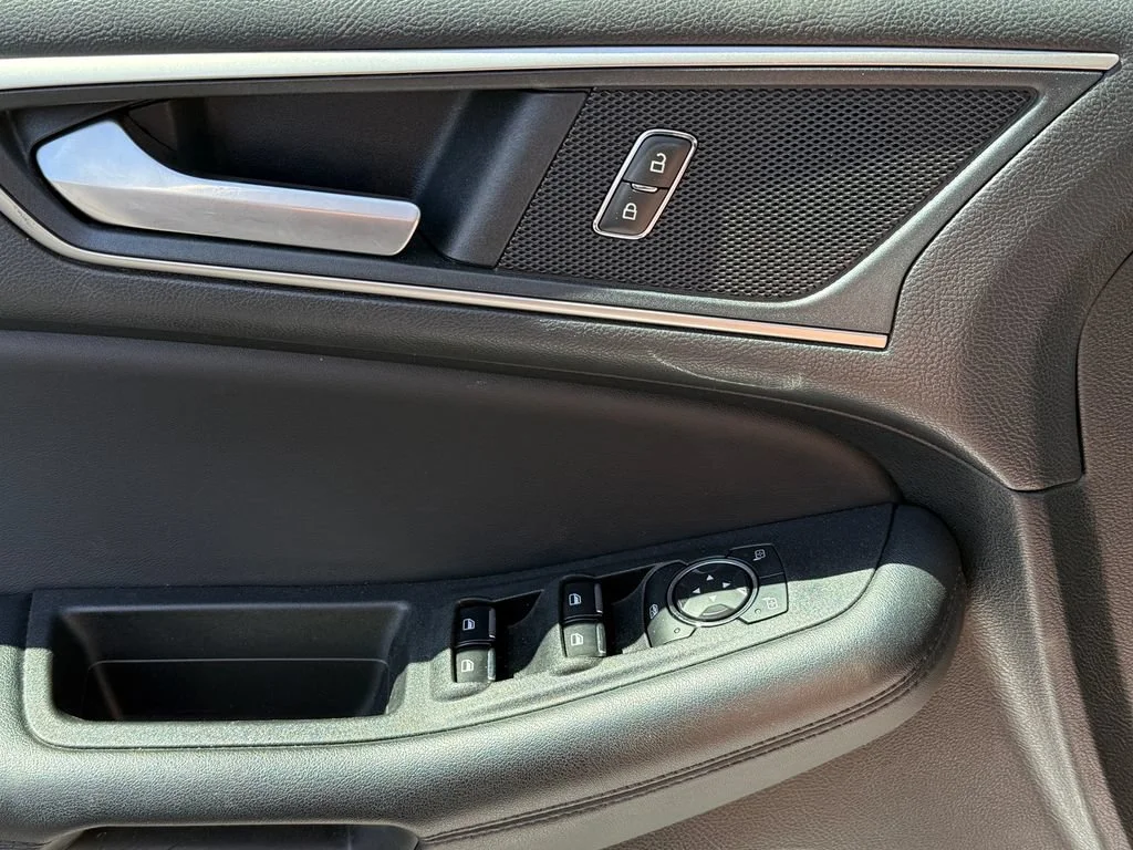 Used 2024 Silver Ford SEL image 7