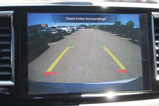 Used 2023 Silver Chrysler Touring L image 7