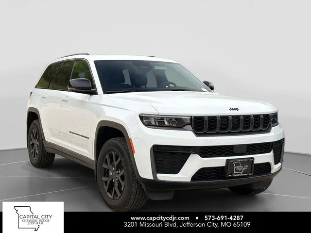 2026 Jeep Grand Cherokee Laredo Altitude 4x4's photo