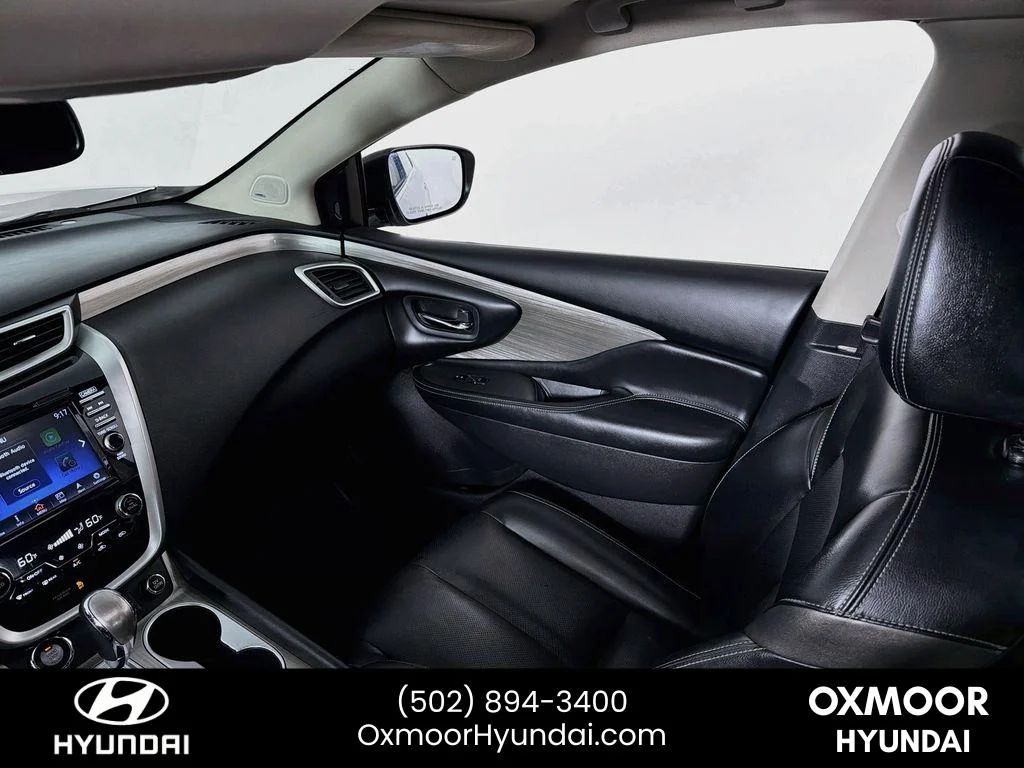 Used 2017 Brilliant Silver Metallic Nissan SL image 25