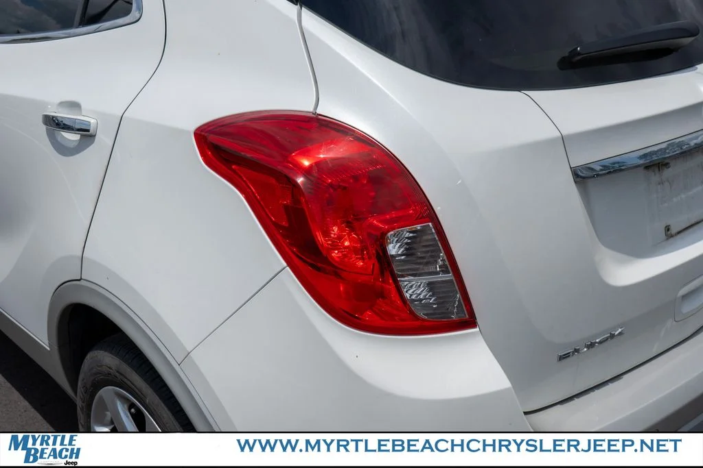 Used 2016 White Pearl Metallic Buick Premium image 11