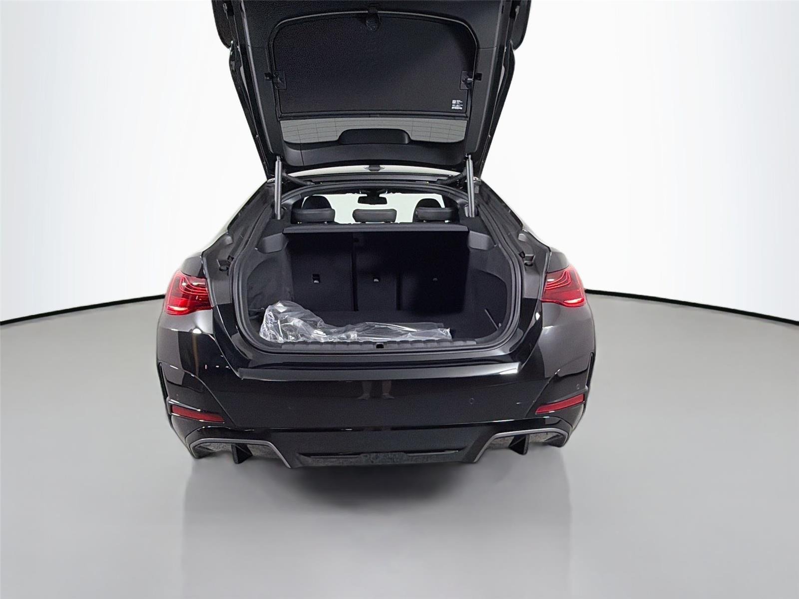 New 2026 Black Sapphire Metallic BMW xDrive40 image 26
