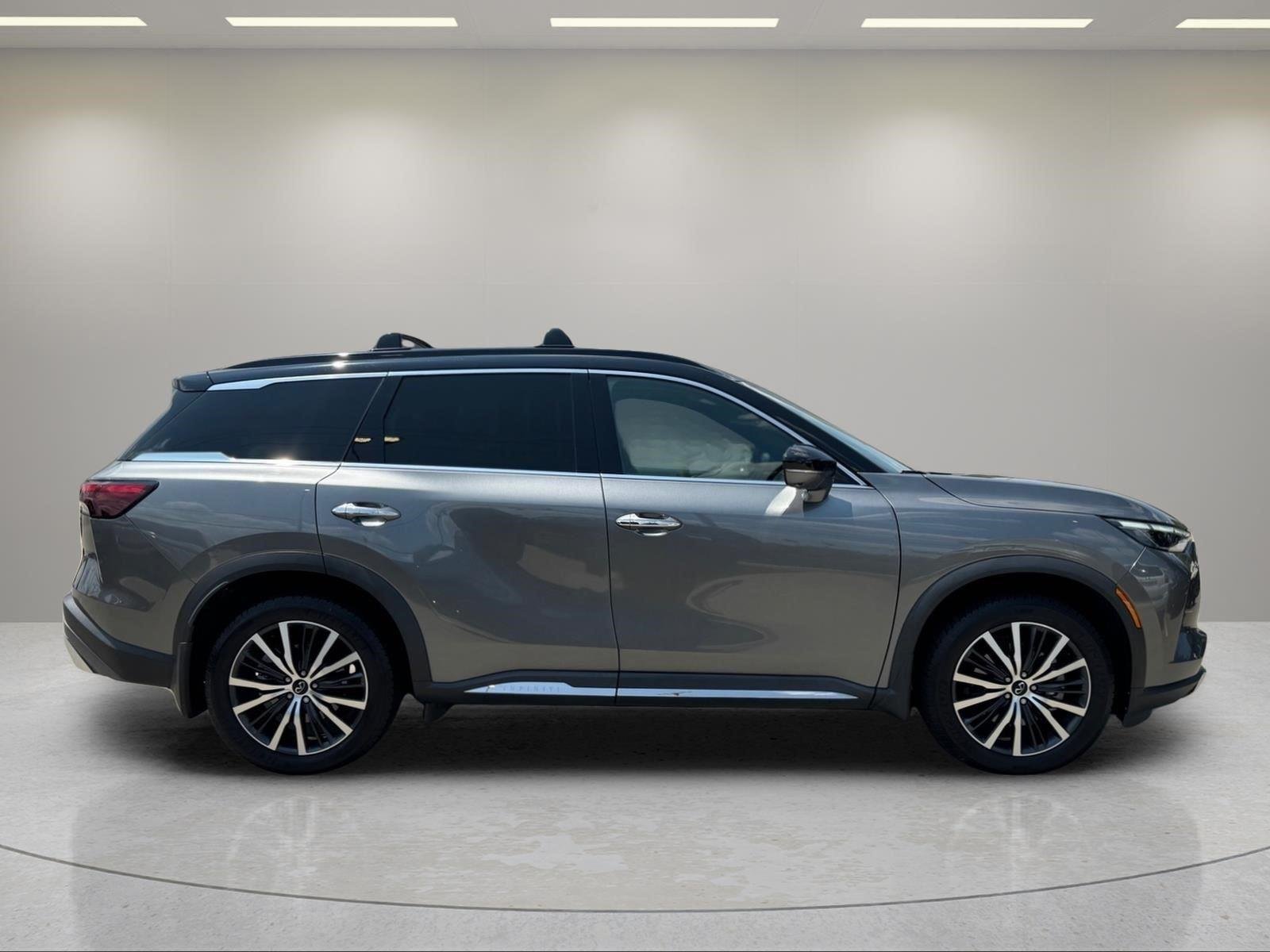 Used 2022 Graphite Shadow/Black Obsidian INFINITI AUTOGRAPH image 6