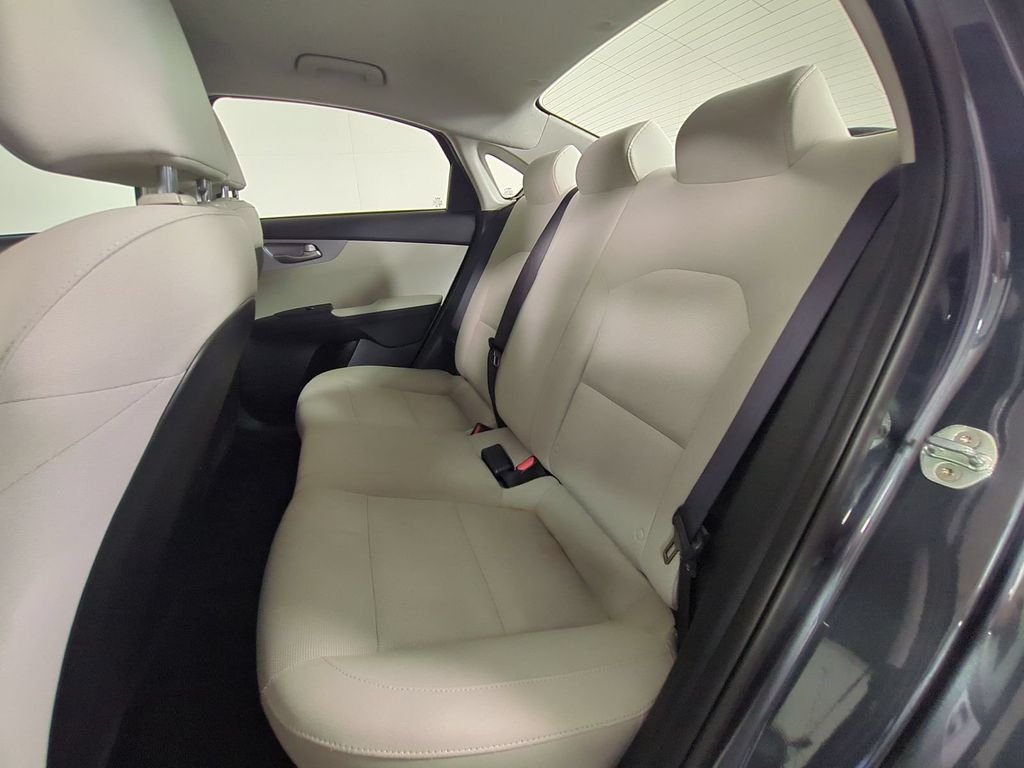 2023 Kia Forte LXS - Photo 14