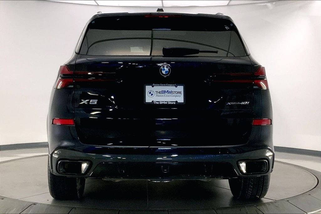 Used 2026 Carbon Black Metallic BMW  image 3
