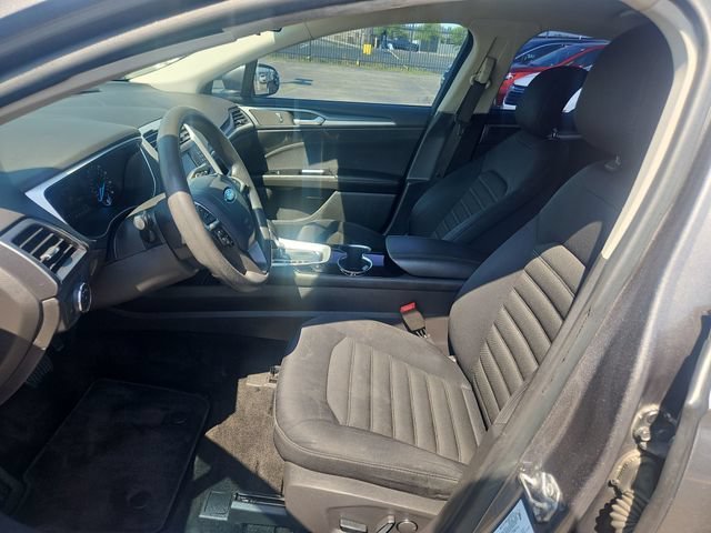 Used 2014 Gray Ford SE image 10