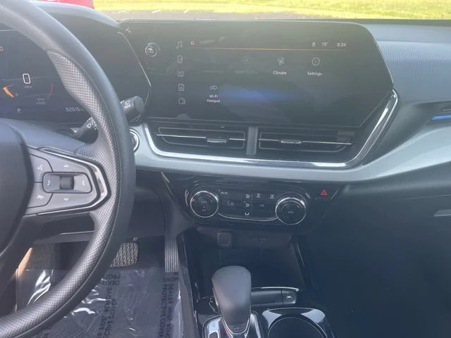 2025 Chevrolet Trax LT - Photo 19