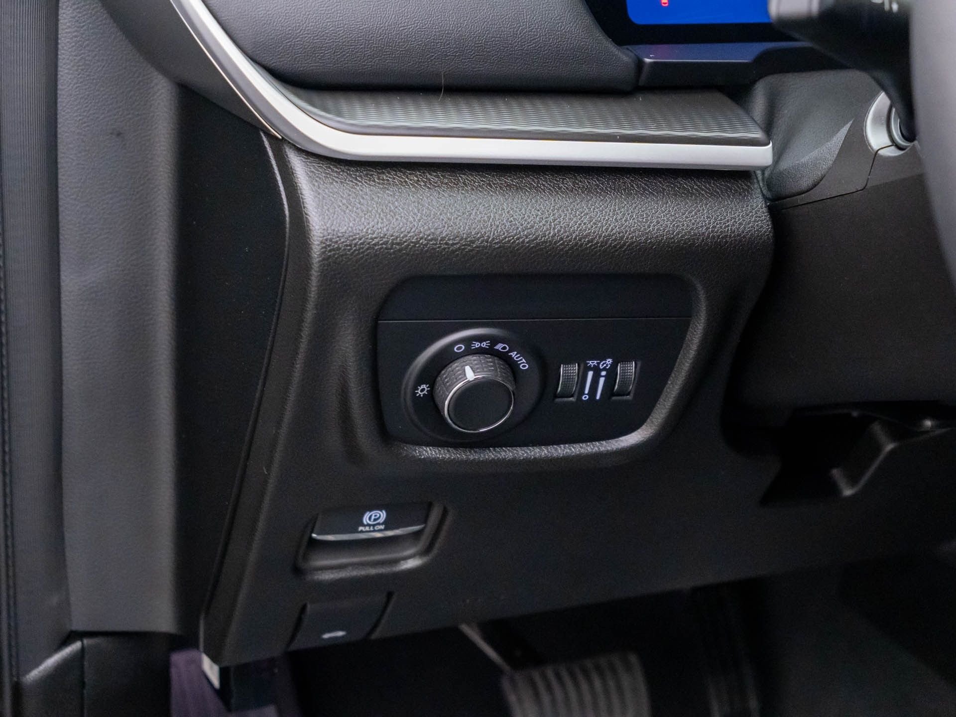 Used 2024 Black Jeep Altitude image 20
