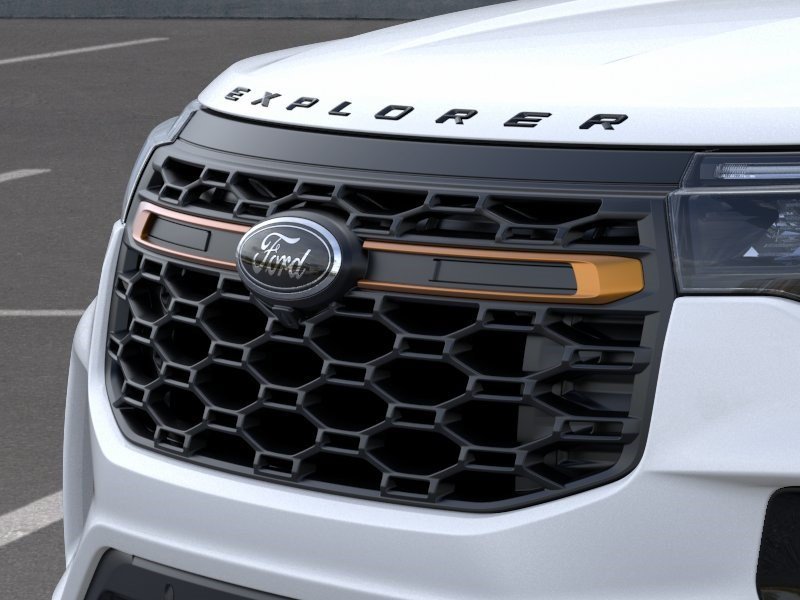 New 2026 Star White Metallic Tri-Coat Ford Tremor image 18