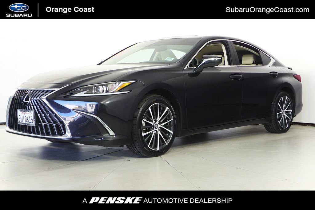 2025 Lexus ES 300h 300h's photo