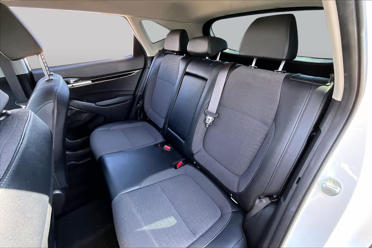 Used 2023 Snow White Pearl Kia S image 20