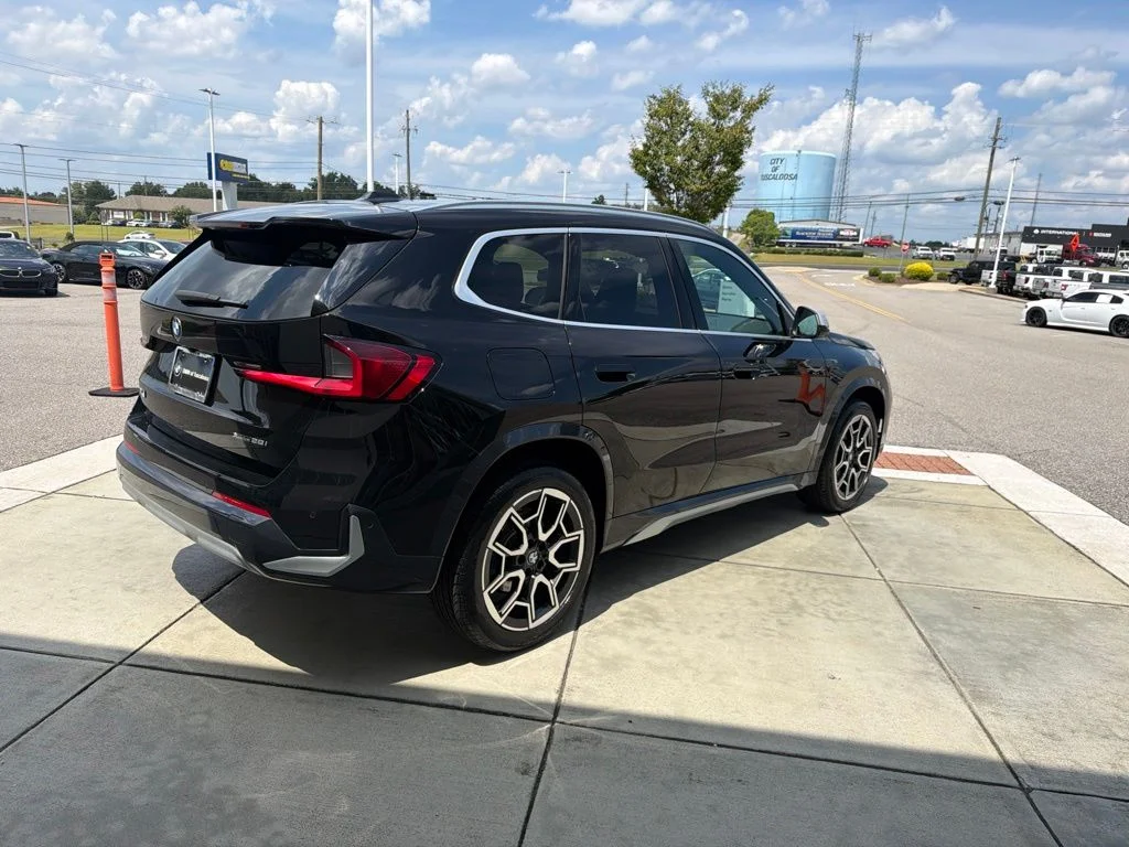 Used 2023 Black BMW xDrive28i image 6