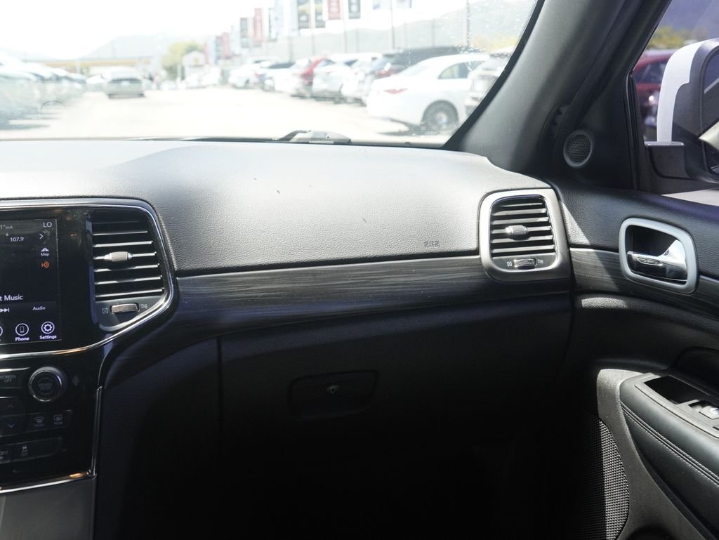 Used 2021 White Jeep Laredo X image 26