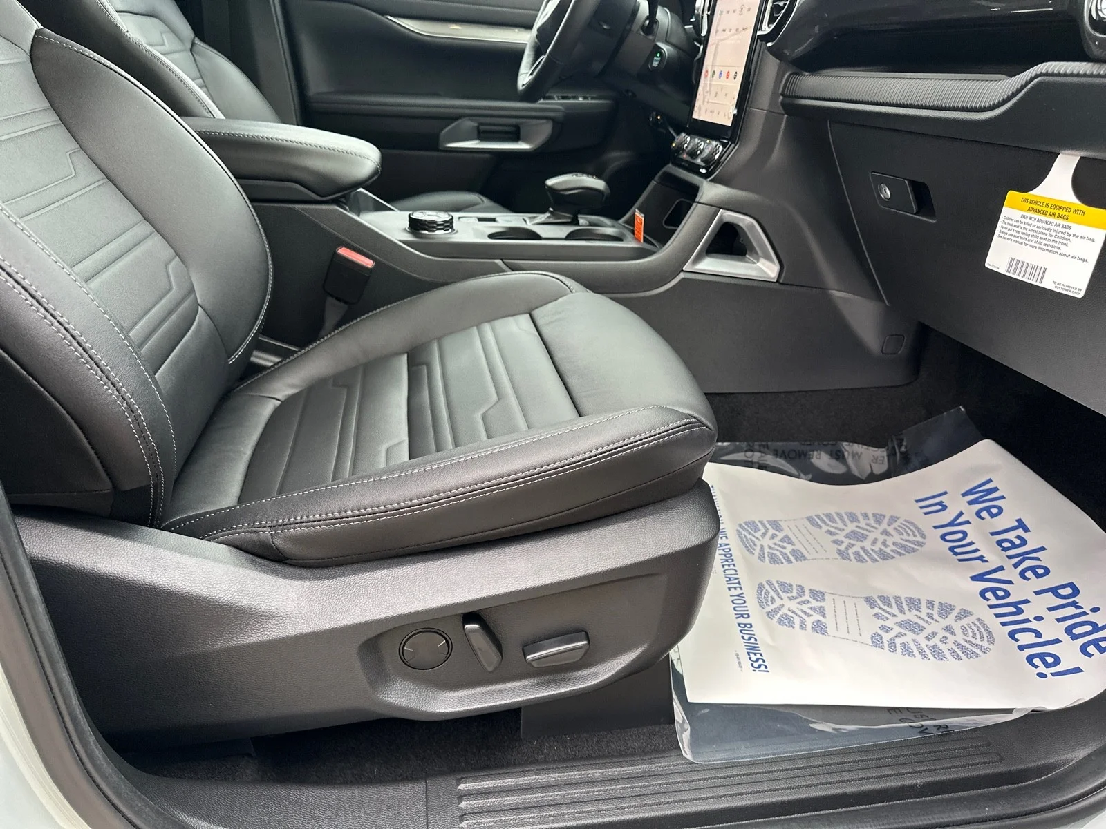 New 2024 Cactus Gray Ford LARIAT image 17