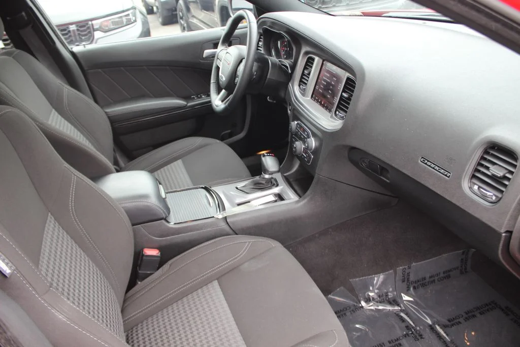 Used 2023 Red Dodge SXT image 35