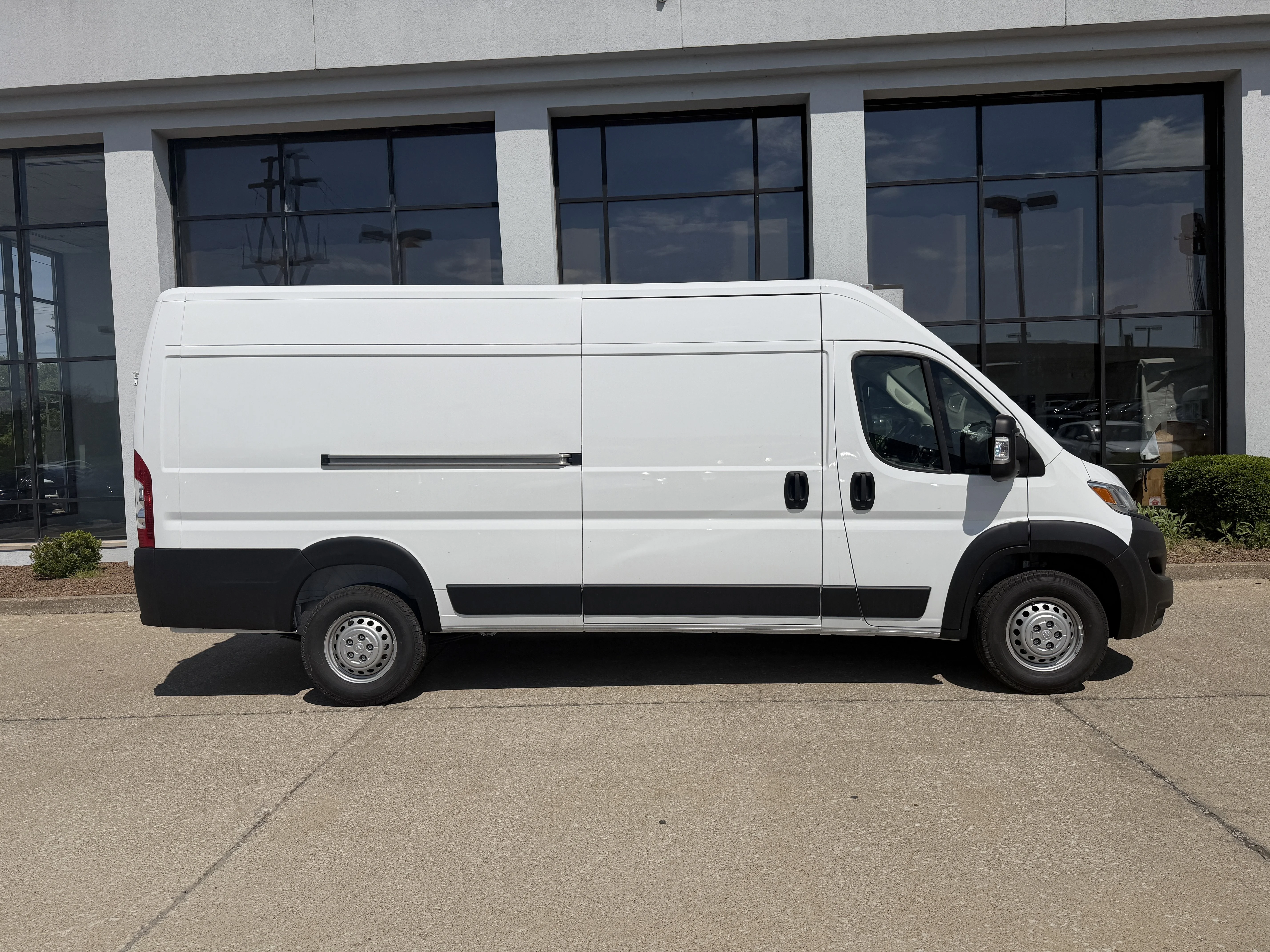 New 2026 Bright White Clear-Coat Exterior Paint RAM Tradesman image 3