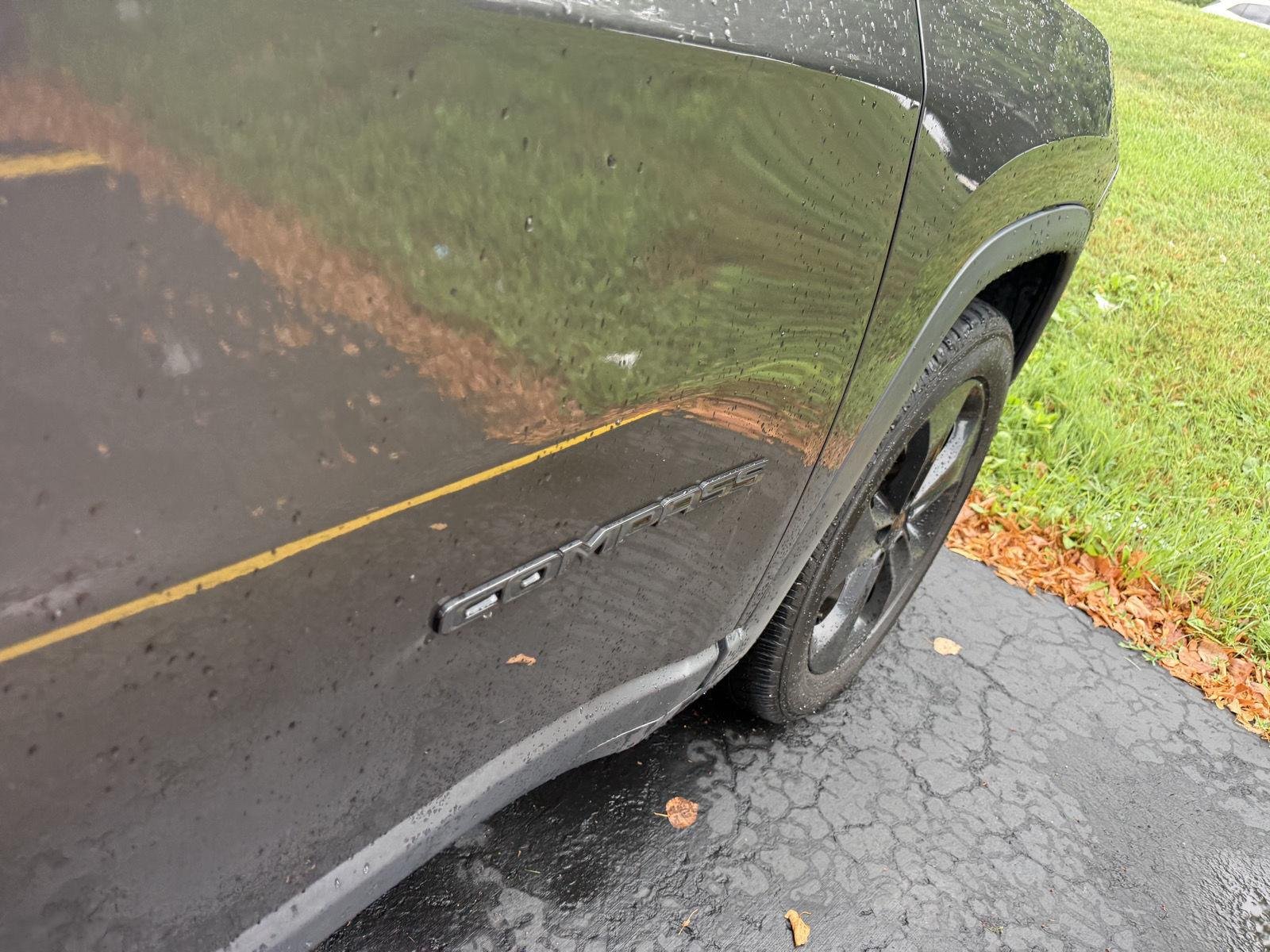 Used 2021 Granite Crystal Metallic Clearcoat Jeep Altitude image 3