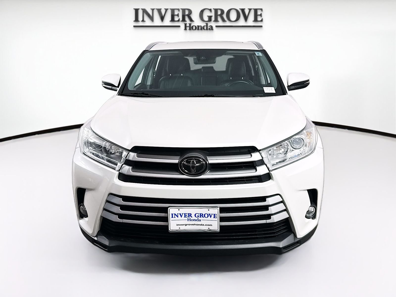 Used 2019 Toyota Highlander XLE with VIN 5TDJZRFH4KS601116 for sale in Inver Grove Heights, Minnesota