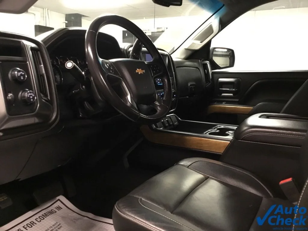 Used 2018 Gray Chevrolet LTZ image 28