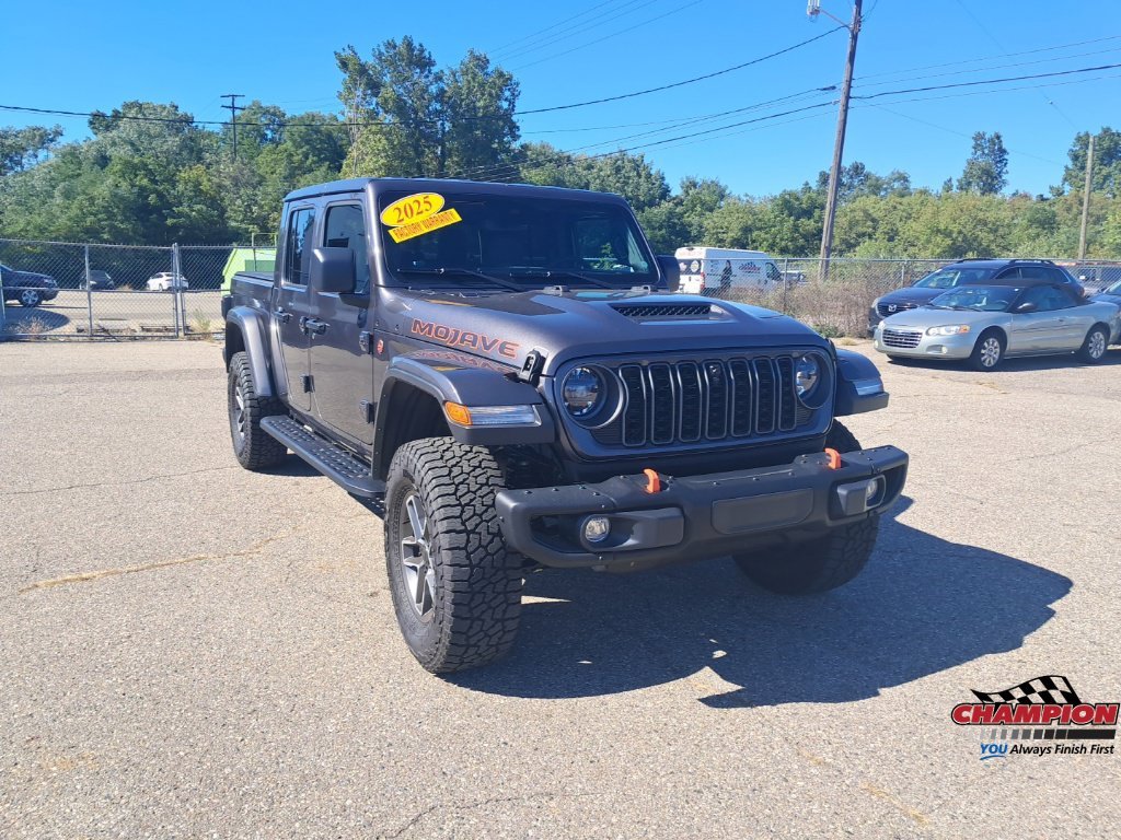 Used 2025 Gray Jeep Mojave image 9