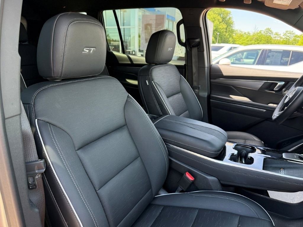 Used 2025 Moonstone Gray Metallic Buick Sport Touring image 25