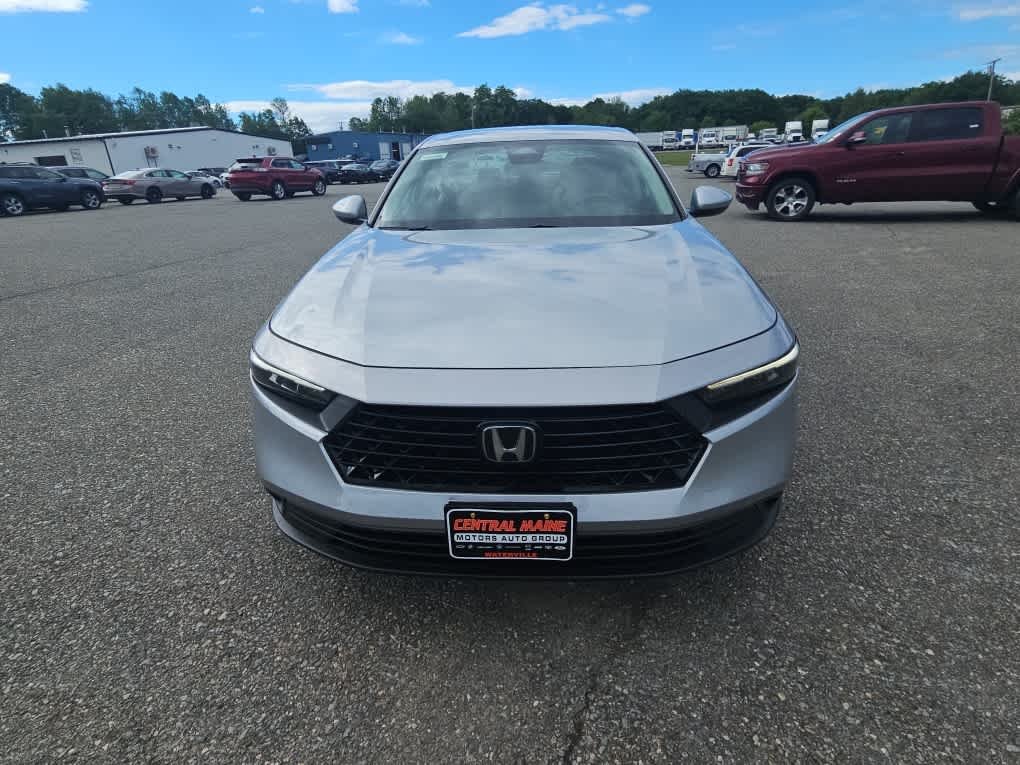 Used 2024 Solar Silver Metallic Honda LX image 5